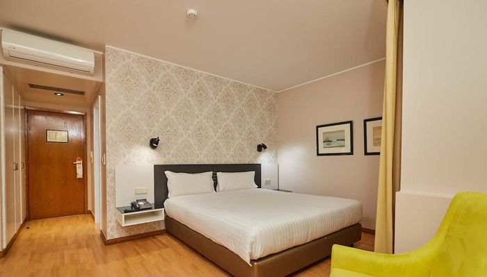 8 notti porto