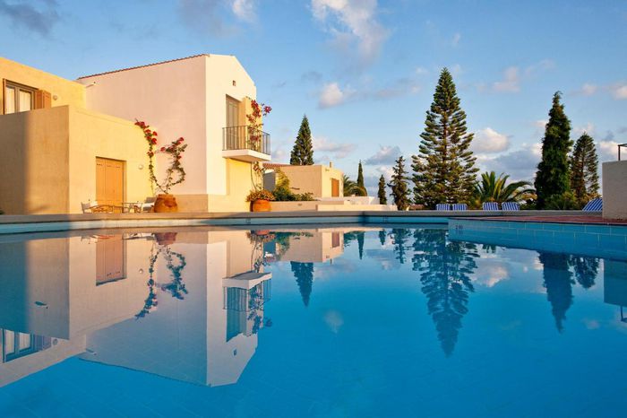 piscina creta