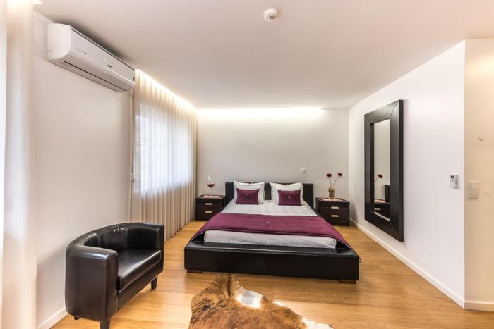 Lounge2.jpg