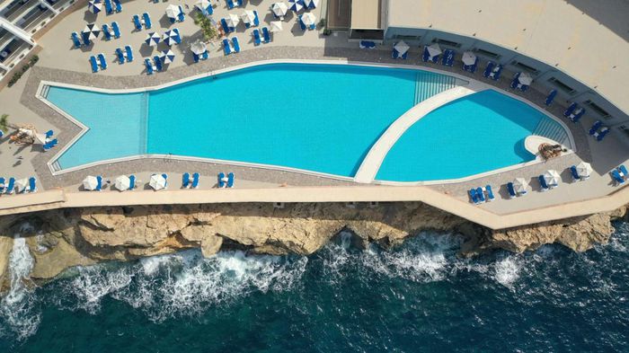 piscina malta