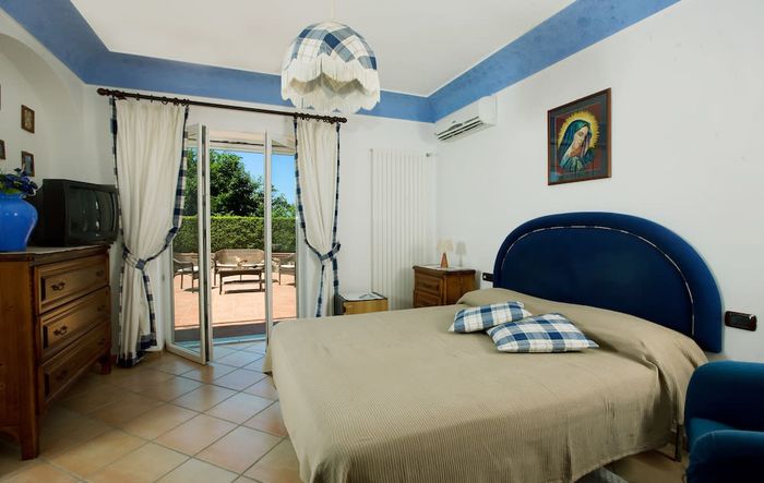 hotel capri