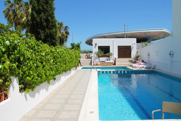 Hotel con piscina